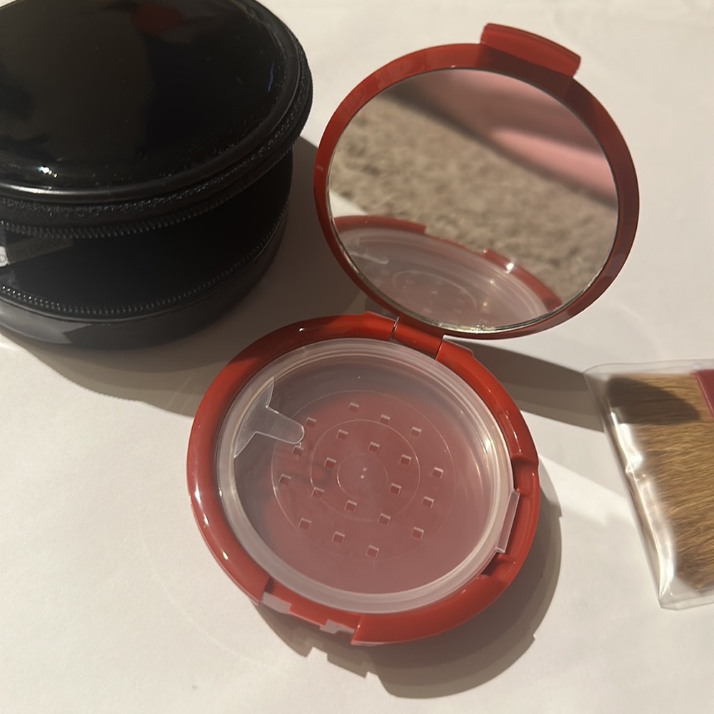 I.d. Bare Escentuals Loose Powder Compact Mirror & Brush in Case New Refillable - Picture 3 of 3